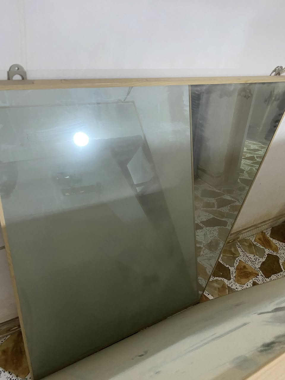 مرايات حلاقه ثنين لبيع ومبردات لبيع تنين العنوان الفلوجه ***********
