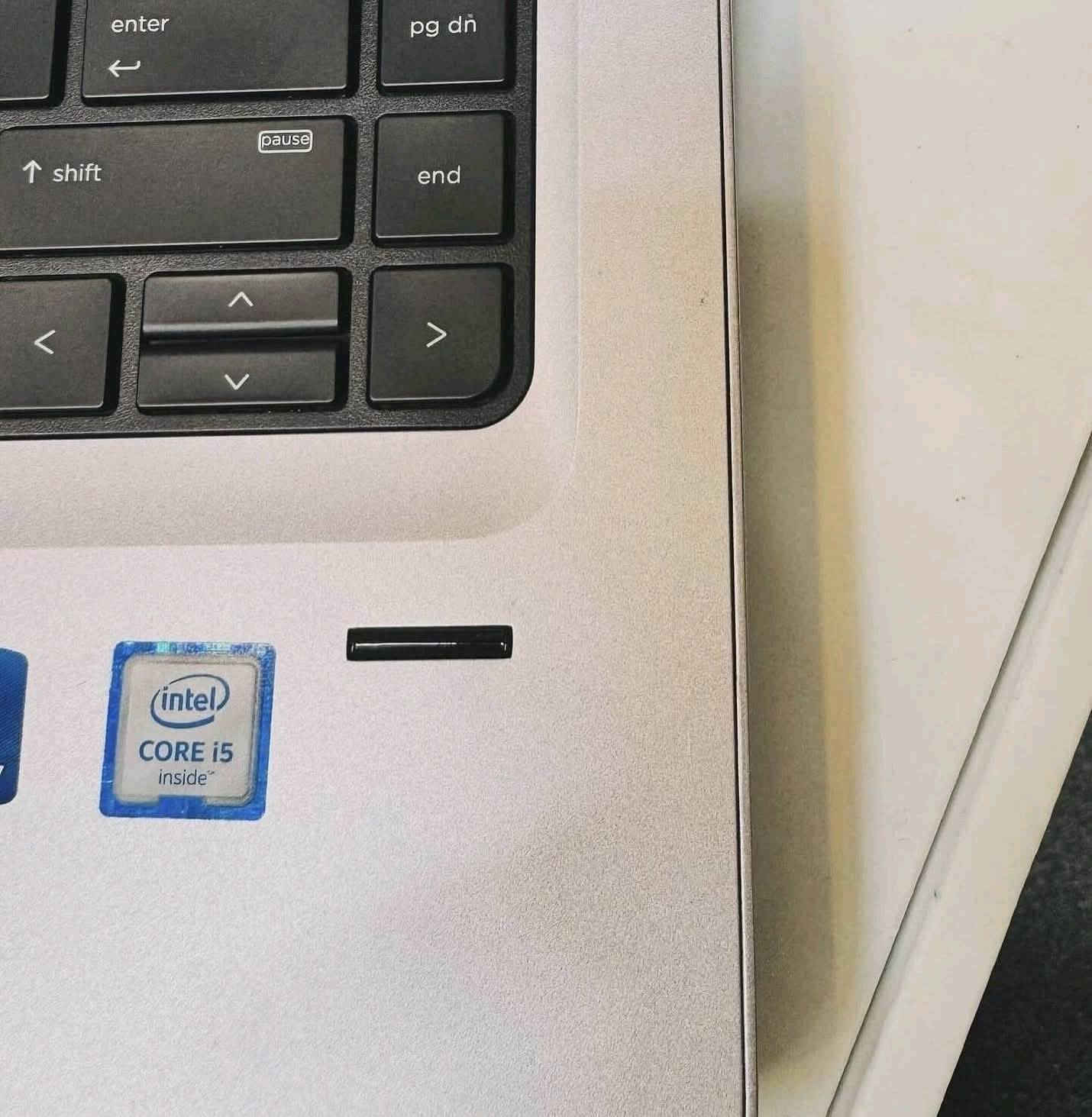 لابتوب اج بي الجيل السابع  
المعالج core i5 الجيل السابع
رام  8 كيكا DDR4
هارد 256 كيكا SSD
كرت الشاشه Intel Uhd 520حجم 4 كيكا
الشاشه حجم 14 انج ضد التوهج  
باتري ليثيوم 6 خلايا  شحن سريع 65 واط والباطرية ممتازة كامرة دقة hd
 منفذ تايب سي و رام وسيم كرت وباقي المنافذ   الحاسبه كلش نضيفه وحلوه
السعر 260 الف النجف, العراق


**إذا كنت صاحب هذا الإعلان وتريد حذفه لأي سبب، رجاءا أرسل رسالة إلى الدعم الفني**