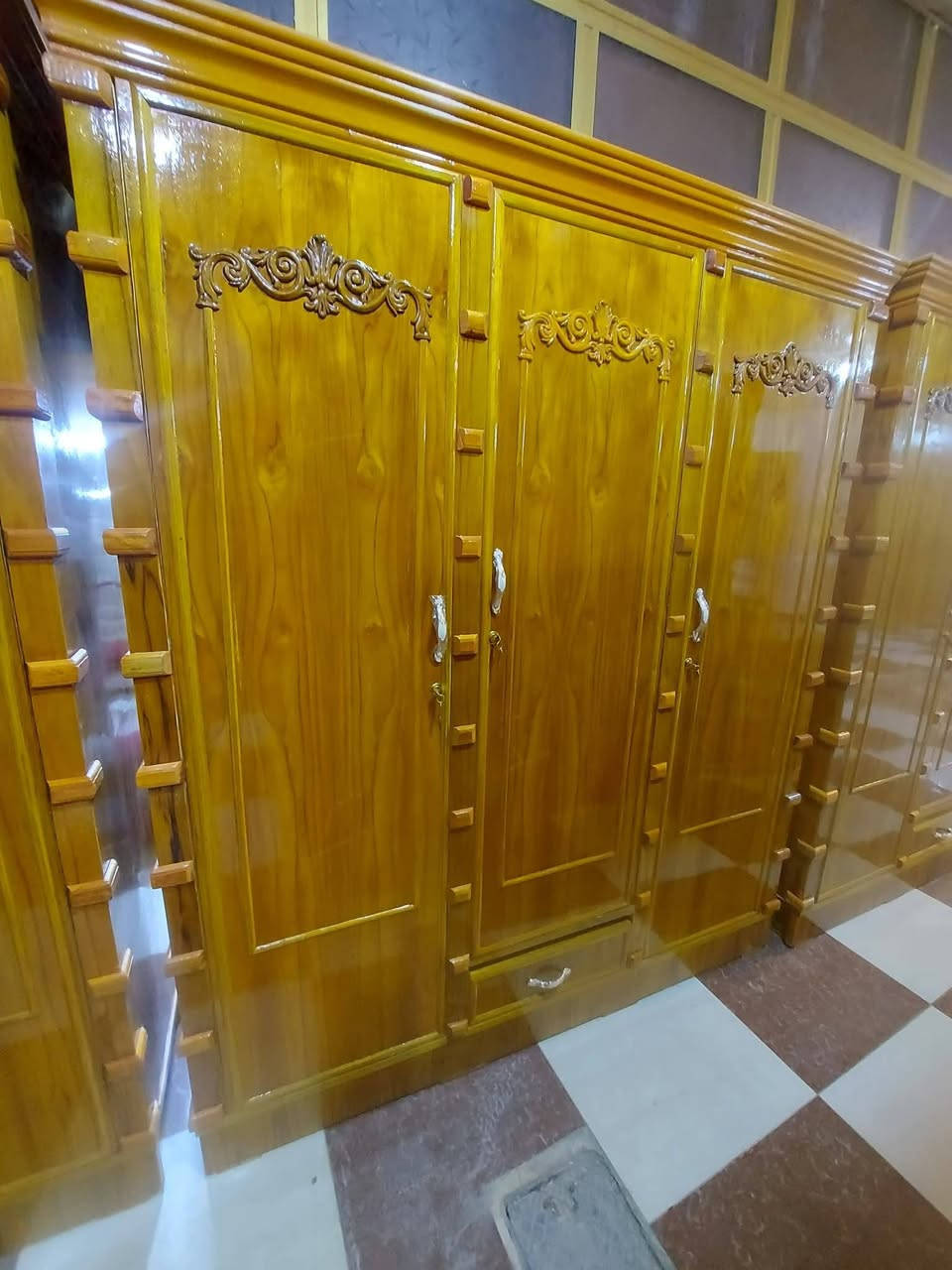 معرض الزهور للأثاث        
وصول وجبه جديده من الكناتير الخشب نوعيه جيده وسعر مناسب 
2 باب 🚪 ب 225 الف 
3 باب 🚪 ب 350 ألف 
4 باب 🚪 ب 400 ألف 
للحجز والاستفسار مراسله الصفحه
العنوان الرمادي منطقه 5 كيلو شارع 100 قرب مطعم 🍴 هيوا لكردي 
للاتصال  *********** وتساب
اهلا وسهلا بكم…🌹🌹
