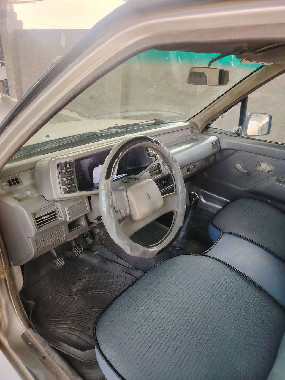 السلام عليكم ورحمة الله وبركاته للبيع سياره ازوزه موديل ١٩٩٤ خمسه جنكال معامله R  الماني تحويل سياره حلوه واقتصاديه بمصرف البانزين بشكل مو طبيعي تخم تاير  جاهزه بكل التفاصيل كهربائيات رقم صلاح الدين السعر ٦٠ ورقه وبيها مجال الموقع صلاح الدين الضلوعيه الجبور للاستفسار ***********
