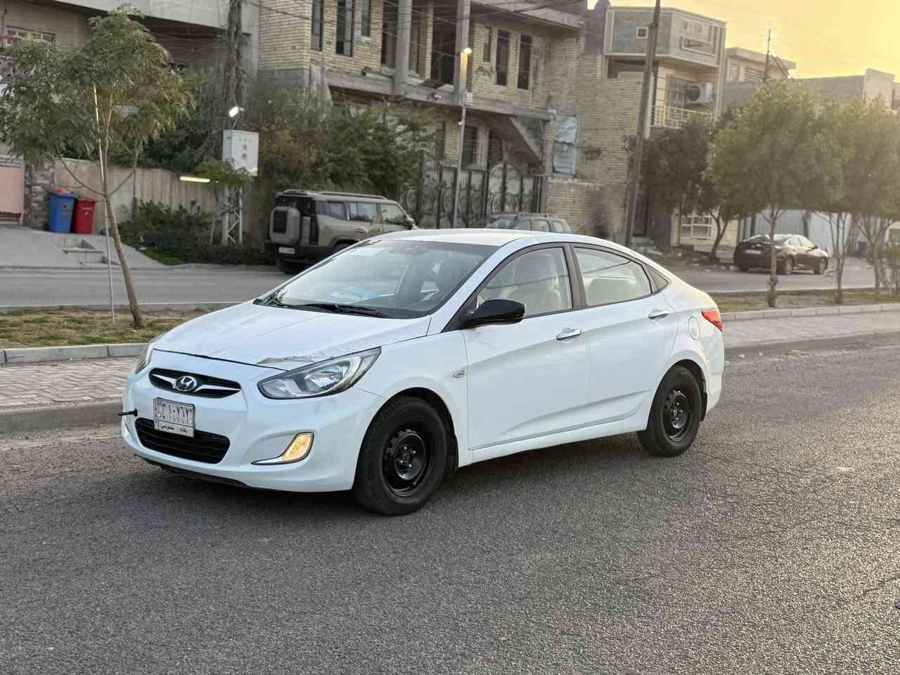 //
السلام عليكم 
هـ/ ***********/ مكاني شهداء البياع 
رقم بغداد باسمنه 
السعر /  90 $ وبيه مجال قليل 
اكسنت موديل / 2013 خليجي مكينه 1600 دوش
كير مكينه صدر تخم تاير تبريد ثلج 🧊 مواصفات عاديه السيارة جاهزه وكامله والسونار بالمنشور
