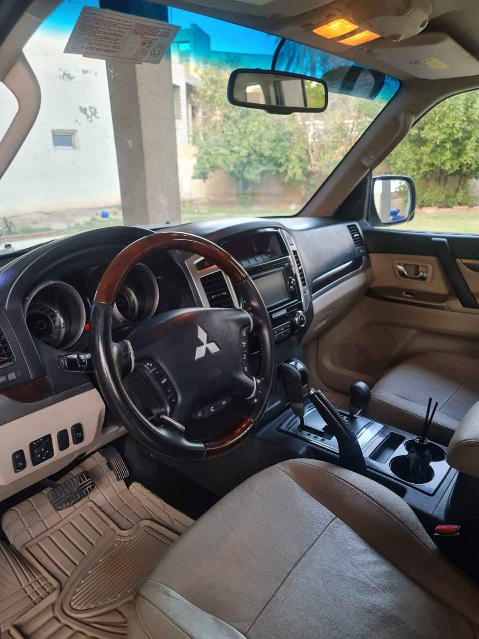 ميتسوبشي باجيرو حبتور 2016 فول مواصفات 
مكفولة من الصبغ والضربة كراسي جلد وكهرباء سلايد 
حساسات فول تحكم ستيرن كامرة خلفية اصلية 
وبقية المواصفات المعروفة للسيارة 
السيارة رقم اربيل 
ماشية ٨٤٧٠٠ كيلومتر

🛑 السعر سوي تعليق يصل مباشرة 🤖 

تحويل ثاني يوم 

رقم صاحب السيارة 
***********
