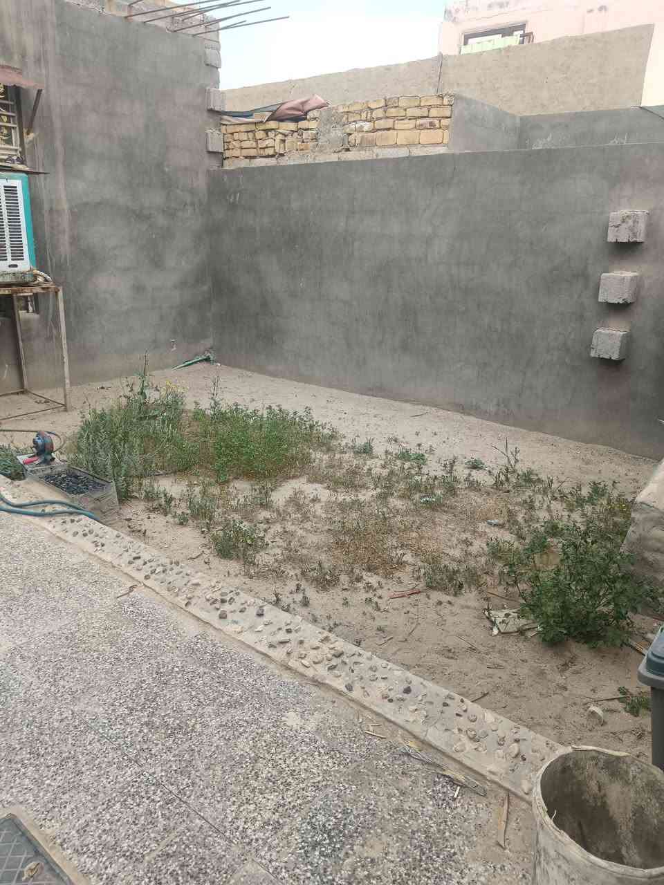 السلام عليكم  بيت وره المطحنه مقابيل القريت الغدير 100متر مربع مسلح فوك وجوه وسقوف ثانوي شغل درجه اوله شارع عريض  معه الاثاث البيت مامسكون السعر 37وبي مجال ***********
