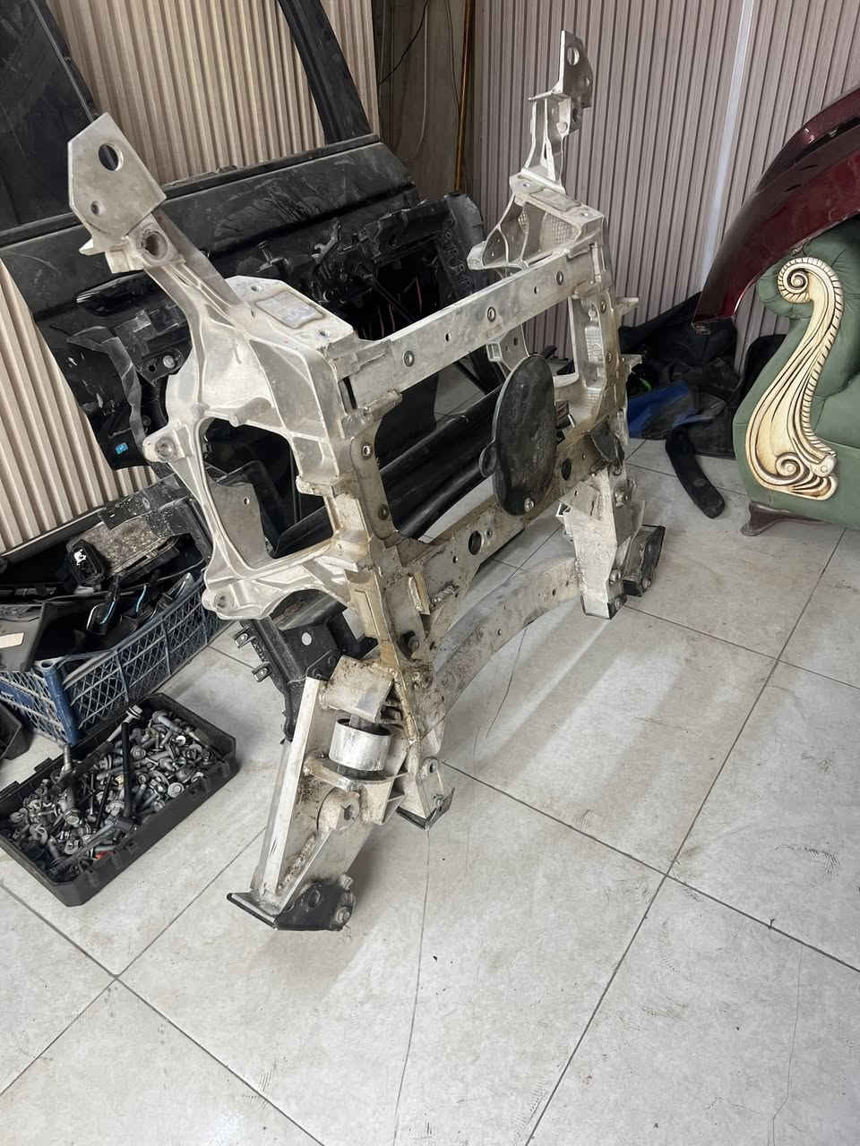 غراض جيب 5راكب شكل جديد هايبرد وبانزين ***********
