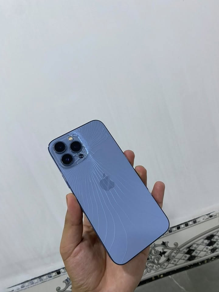 للبيع ‏iPhone 13 Pro Max
الجهاز وتر بروف 
بلادي ممفتوح ولا يعبر هوه 
بطاريه 87
ذاكره 256
الجهاز نضافته 100
فقط الظهر مكسور ولكسور داخلي 
الجهاز كله شغال 
كامرات صوت 
سبيكر 
السعر 690الف 🔥🔥 
وبي مجال شي قليل 
للستفسار ***********
العنوان صلاح الدين تكريت

