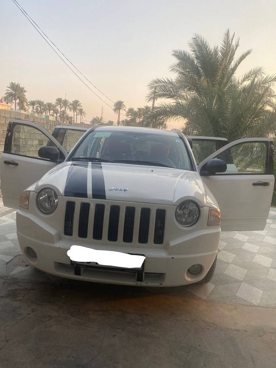 السلام عليكم 
سياره جاهزه كهربائيات كولشي شغال
جيب كومباس 2008 
سياره جاهزه كهربائيات كولشي شغال
حداديه 80 بل ميه
تايرات اخو الجديد صار فتره من شديتهن
تدفئه تبريد كوله شغال
تحويل ثاني يوم
السياره ابيعها صبغ احزام
ضررها باب وجاملغ مال السايق
السعر 85 وبيها مجال
مو شراي لا اتعبني فدوه اروحلك
مراوس هم اراوس حسب القناعه
رقم الوتساب *********** اي استفسار
هاذا الرقم بي وتساب 
مكان السياره
ديالئ بلدروز
