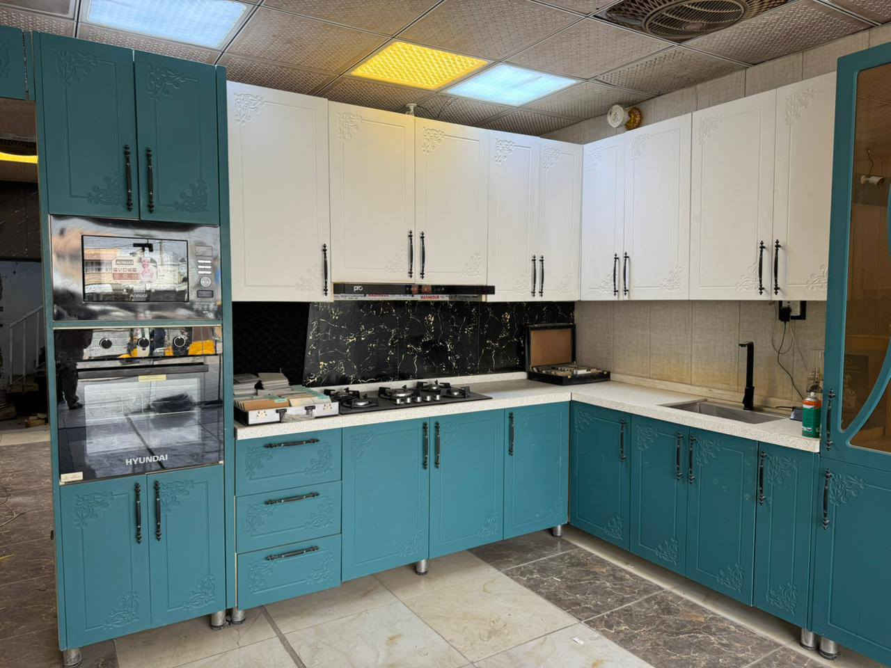 معمل اللمنيوم كامل مع ملحقات مع المطبخ hdf بسعر مناسب للأستفسار اتصل على الرقم ***********
