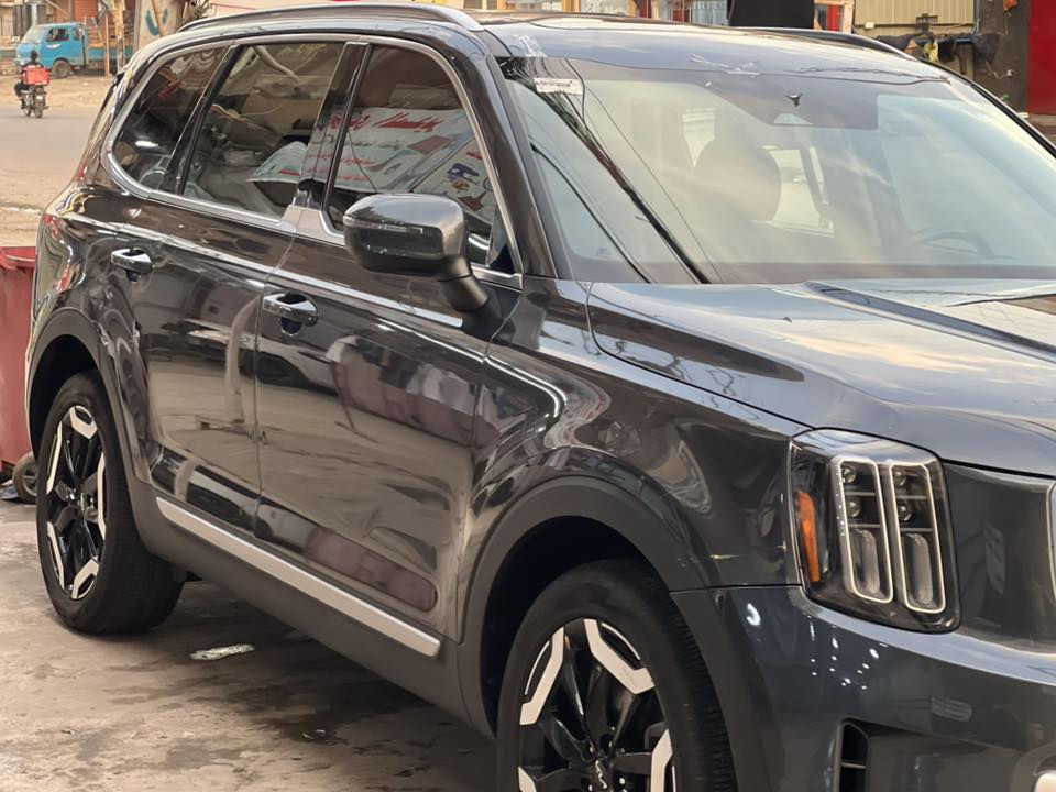 سلام عليكم تلورايد 23EX فل مواصفات 7 راكب 6 سلندر  عارضها (255) للاستفسار ***********
