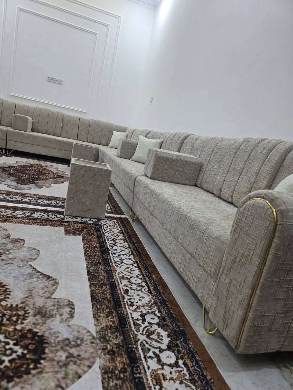 ✨ ديوان أنيق بتصميم عصري ولمسات راقية ✨
نقدم لكم هذا الديوان الفخم بتشطيب متقن وقماش عالي الجودة يمنح الراحة والأناقة في آنٍ واحد. تصميم مميز يناسب المجالس العائلية والاستقبالات، مع تنفيذ دقيق واهتمام بأدق التفاصيل.
✅ خامات ممتازة
✅ خياطة وتشطيب احترافي
✅ راحة ومتانة عالية
✅ إمكانية التنفيذ بالألوان والمقاسات حسب الطلب
للطلب والاستفسار يرجى مراسلتنا على الخاص أو الاتصال بنا.
***********
#السماوة
#الخضر
#ديوان
#مجالس_عراقية
#تفصيل_ديوانات
#قنفات
#اثاث_عراقي
#ديكور_منزلي
#نجارة
#دوشمة
#اثاث_مودرن
#مجالس_فخمة
#العراق
#متابعة
#لايك
#اكسبلور
#تصميم_داخلي
#ديكور
#اثاث
#بيع_وشراء
#سوق_السماوة
#الخضر_العراق
#دعم_المشاريع
#جودة_عالية
#تفصيل_حسب_الطلب

