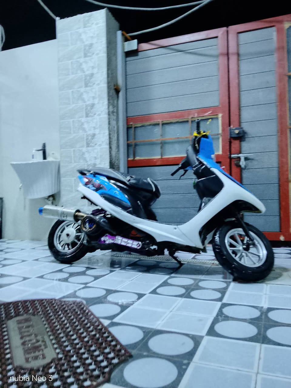 سلام عليكم ماكس للبيع مزود 55 سلف مزود 55صالنصه حلزوني شيال راجع بيه مكاتبه إذا تريد الدراجه شلعه ومعدل 600مستعجل عليه بيعتهه والله الرقم ***********
