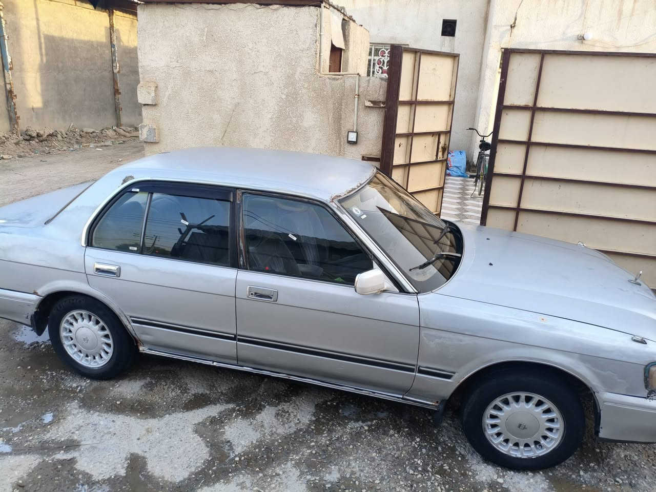سلام عليكم سياره لبيع أرنب موديل ٩٧ مكفولة من ضربة وصبغ مكينه كير اكسن جديد تبريد حداديه غرفه جديد رقم انبار بسمي سعر ٥٠ وبيه مجال مكان ناصرية ***********
