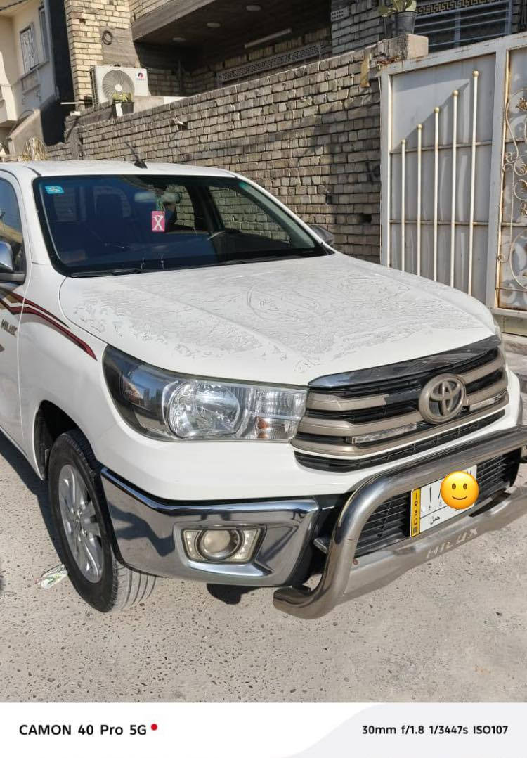 هايلوكس كويتي موديل ٢٠١٨ مكفوله كفاله عامه سونار ماشي ٩٨ الف تايرات جديد رقم واسط تحويل 
***********
