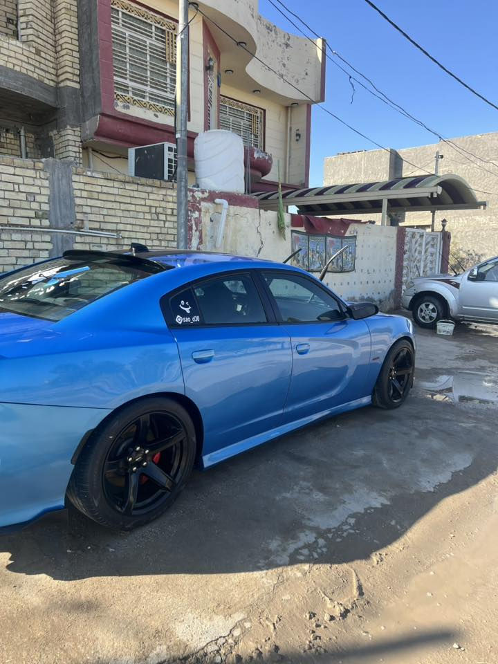 السلام عليكم للبيع جارجر 2016 اصل 6400 شاديلهه محرك 5700 بدون خادث سرقه بجم فقط بدون اي قطعه تبديل رقم اربيل تحويل او وكالة بأي وقت معروفه المواصفات سياره جديده مراوس ب اوباما حسب القناعه ***********
