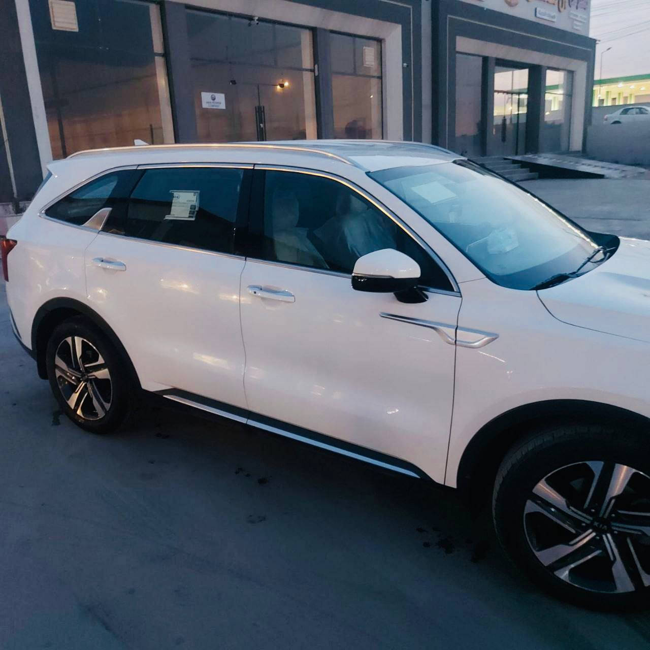 سلام عليكم
للبيع 

كيا سورنتو موديل ٢٠٢١ خليجي 

رقم اربيل دولي شرط التحويل

هزه وسنويه جديده

ماشية 109كيلو

محرك ستة🚀 سلندر شرط 

نص فول 

بصمة

كشنات كهرباء

سبع اراكب

صندوك كهرباء 

بردات خلفيه

مري شفط أشاير بل مري

حساسات 

تشغيل عن بعد 

شاحن واير ليس 

قمارة حديد 

كير عصا 

كامرة خلفية

كشنات جلد 

السعر ٢٦٠ وبيهة مجال 

مكان السياره جنوب الموصل حمام العليل📍

سياره بدون صبغ بيها ملاحظات فقط..
اتصل وتدلل ***********
