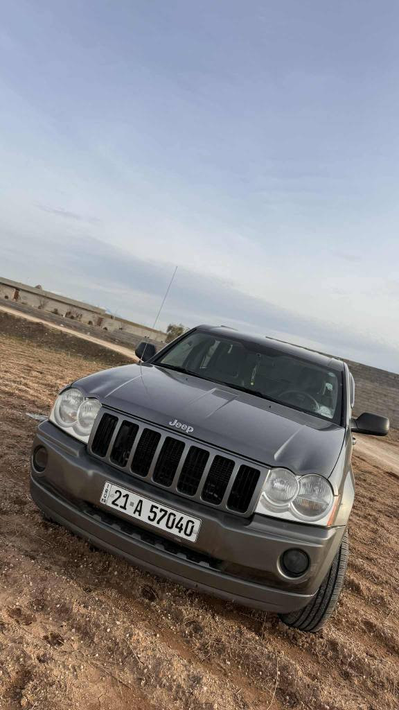 بۆ فرۆشتن 
2007
کارتی بەنزین هەیە
یەک پەڵە لە بۆنیت بۆیاخە بێ ناو گرتن 
تاک ئەکسل 
گێر و مەکینە ئەوروپی تازە کراوەتە سەر 
تایەکانی لۆک بۆ بەستراوە 
پاتری لۆک 
سەنەوی و ڕەقەم تازە 
لە چەمچەمالم 
*********** بغداد, العراق
