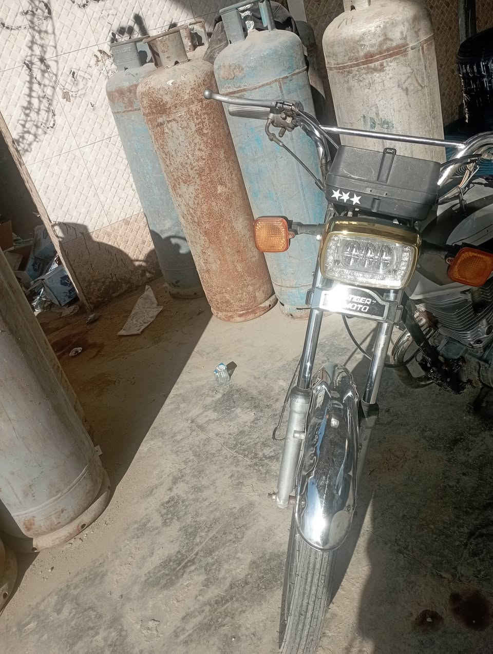 سلام عليكم  نامة امتياز 18 اوراق اصولي دراجة كاملة لايت نقص بس باتري ويل امامي جديد وتاير جديد مكاني حلةةة ابو غرق  سعر   وبية مجال 350      *********** تصال ع رقم وتساب بي وخاص مفتوح
