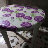 ميز طعام • للبيع