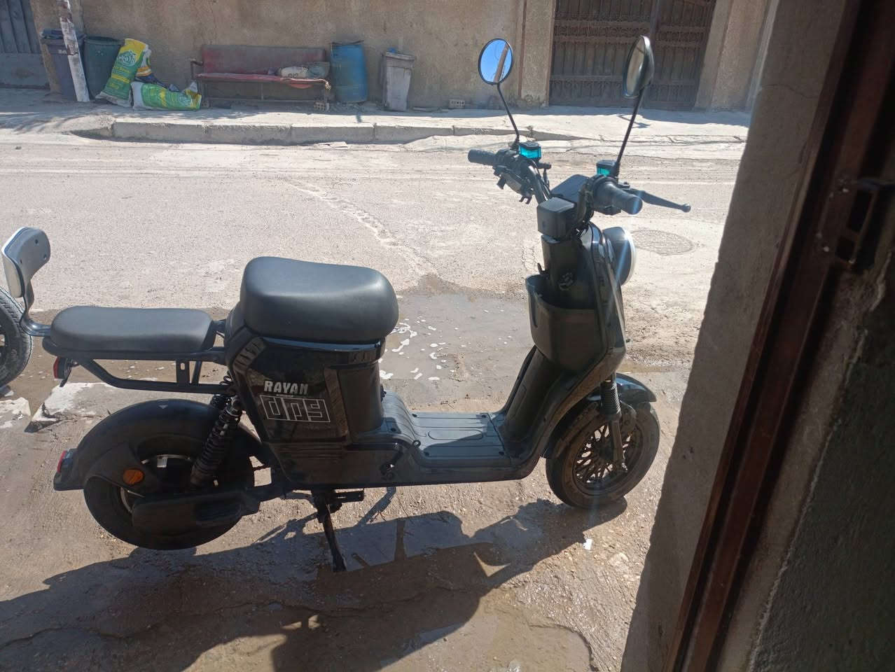 سلام عليكم دراجة شحن للبيع موديل الريان 009 بعده جديدة اشتريته بشهر 10 بيه وصل وضمانه بيه فقط بيه فطر بالجاملغ انت تجي تفحص بيدك سويجين وبصمتين تشغيل عن بعد بيه نظام عدم سرقة صوت حساساته كلش قوية سعر 550 وبي مجال 
عنواني بغداد البياع حي المعالف
التواصل واتساب ***********
