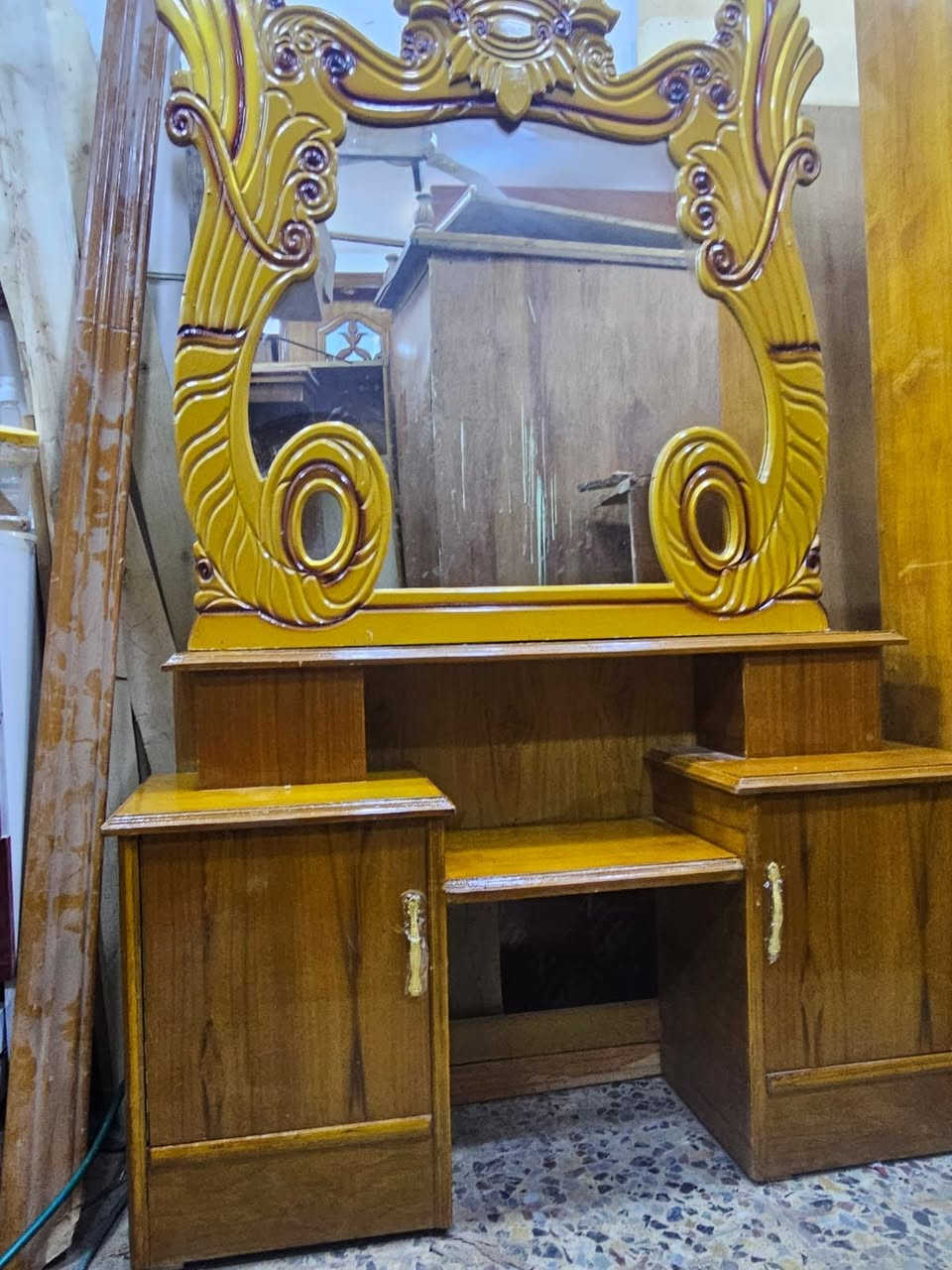 غرفة عراقيه ام خمسه مستعملة اخت جديده نظافتهه 90 الميه كل ضرر مابي. سعره 500 وبي مجال مكاني شعب شارع صحه ديوان واكو توصيل داخل بغداد لاتصال واتساب فقط***********
