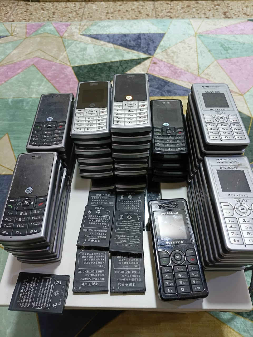 شلعة ٤٢ موبايل شغال لاكن بطارياته منفوخة قسم بي بطاريات منفوخة شوية وقسم بدون بطاريات وشبكة مشتغلت عندي يكولون بكركوك و بالشمال تعمل هاي الشبكة ابيعك فحم ٥٠ الف مع توصيل


**إذا كنت صاحب هذا الإعلان وتريد حذفه لأي سبب، رجاءا أرسل رسالة إلى الدعم الفني**