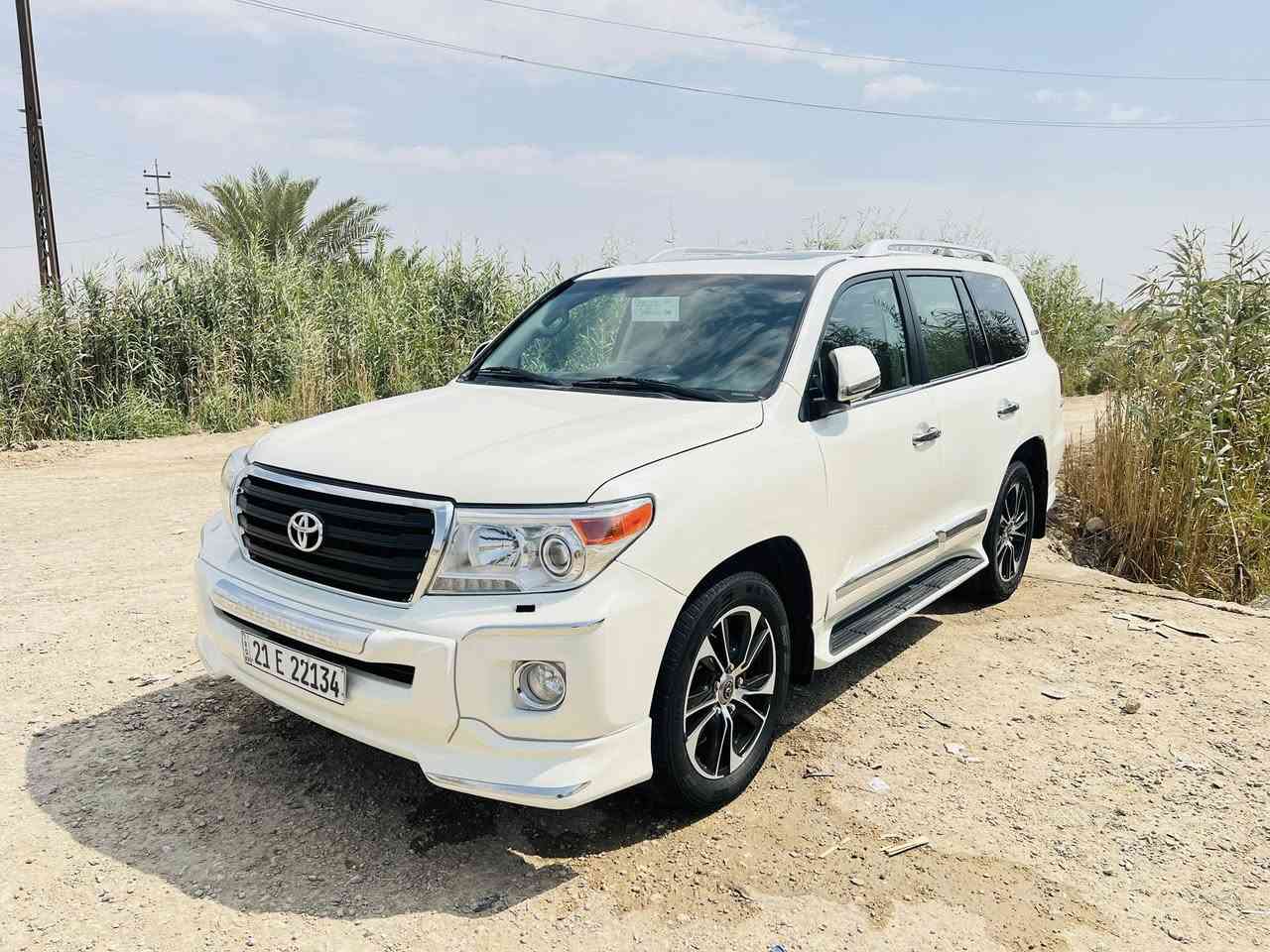 السلام عليكم لاندكروز 13بريم  صبغ عام كفاله من الكلبه والتجيه والكص ومحرك مداور ثاني يوم   سعر275وبيه مجال مكاني الديوانية ***********
