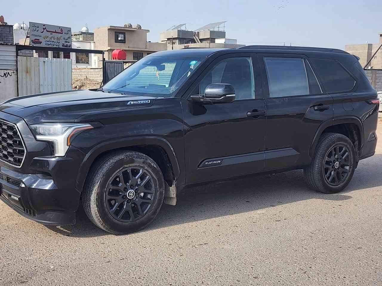 سلام عليكم للبيع فقط 
تيوتا سيكويا ٢٠٢٤ هايبرد توين تيربو بلاتينيوم فول مواصفات 1/1 وارد امريكي حادثه بنيد وجاملغ وصور حادث مرفقه وي الصور مواصفاته ماشيه ٢٣ الف كيلو متر 
محرك ٦ سلندر ٣٤٠٠ توين تيربو 
بصمه تشغيل وابواب وتشغيل عن بعد 
دوسات كهربائيه
مري شفط وقلاب 
بنوراما كامله 
كشنات جلد خزن ميموري كهربائي 
7راكب VIP
شاشه كبيره كامره دواره 
تبريد ٣ قطع 
جنطه كهرباء رادار امامي خلفي جانبي توقف ذاتي تحديد مسار قياده ذاتيه وظعيات قياده وهواي بعد بيه مواصفات 
رقم بغداد الدولي بأسمي تحويل مباشر 
السعر المطلوب ٤٧٠ ورقه وبيه مجال بسيط 
مكاني بغداد قرب علوه الرشيد يم القوس 
اي استفسار الاتصال/***********
                              /***********
