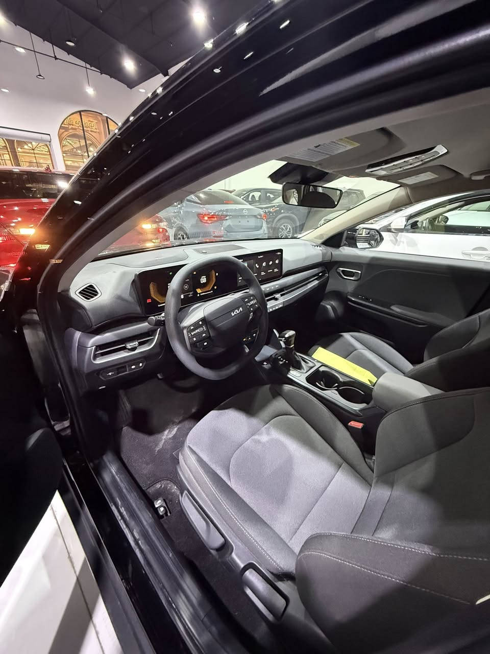 السلام عليكم 
للبيع كيا فور اسود 2025 LX
محرك 20 دوش
ماشي 1 الف ميل ينعي بعدها زيرو 
سيارة بس بنيد صبغ بدون دواخل و بدون ارباك 
و بيها بقصه كلش صغير راس شاصي 
سياره بدون تعديل و كلير أمريكي شرط
سياره بدون رقم ترقيم شمالي فقط 
تكلفة رقم 11.5 ورقه نص 
ملاحظة صوار حادث موجوده في المنشور 

السعر 150 ورقه قفل قفل 🔒 
اي استفسار عن سيارة خاص مفتوح 
اخوكم ديار ابو عمر 
*********** واتساب 
***********
عنوان أربيل معارض السيارات شارع 100
