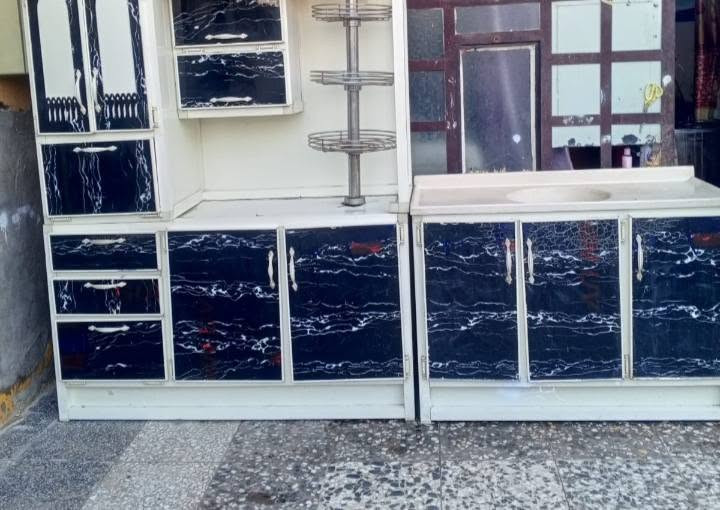 طباخ كوله شغال 60كاونتر نضيف كلش سعر 100بيع مستعجل. بغداد موجود توصيل ***********
