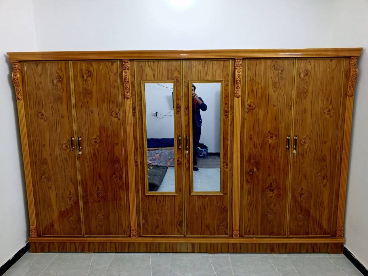 كنتور 6ابواب شغل درجه اولى داخل خارج صاج
نجارت عيسى الكناني 
***********
