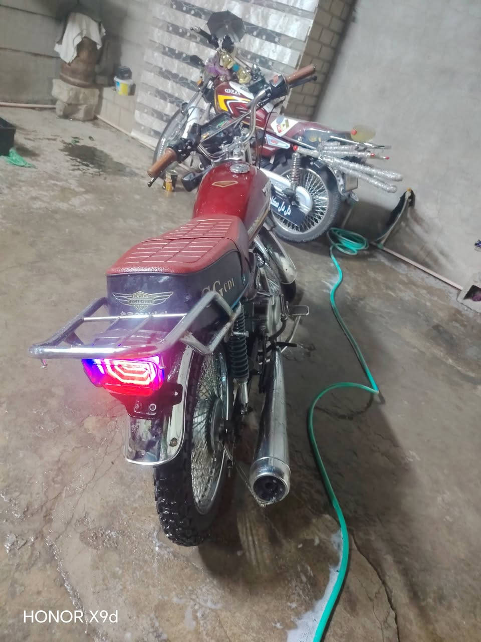 السلام عليكم دراجه للبيع تايكر ٢٠٢٣ السعر ٤٢٥وبي مجال قليل الرقم ***********
