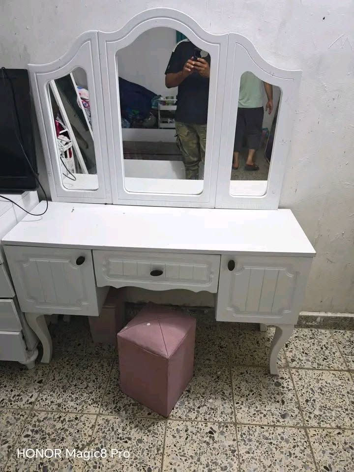 غرف نوم تركي اصلي ٦ قطع
مستعمل للبيع مستعجل شراي يجي خاص وخادمه 300بيها مجال


**إذا كنت صاحب هذا الإعلان وتريد حذفه لأي سبب، رجاءا أرسل رسالة إلى الدعم الفني**
