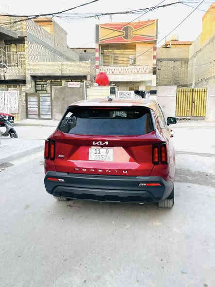 السلام عليكم سورنتو موديل 2022وارد أمريكي  حادثها بنيد فقط بدون دواخل السياره جديده و جاهزه من كل النواحي السياره على وضع الشركه أخت الزيرو 
مواصفات 
شاشه 
كامره 
تحكم ستيرن جيهتين 
مانع نزلاغ 
ثلاث انضمه قياده 
حساس امامي 
حساس خلفي 
7راكب 
ويل كب كروم 
لون احمر مميز 
لد امامي 
وبعد هواي مواصفات معروفه السياره جديد حيل مال جناي أمانت الله ماشيه 40 ألف فقط مكان السياره بغداد رقم الهاتف ***********
