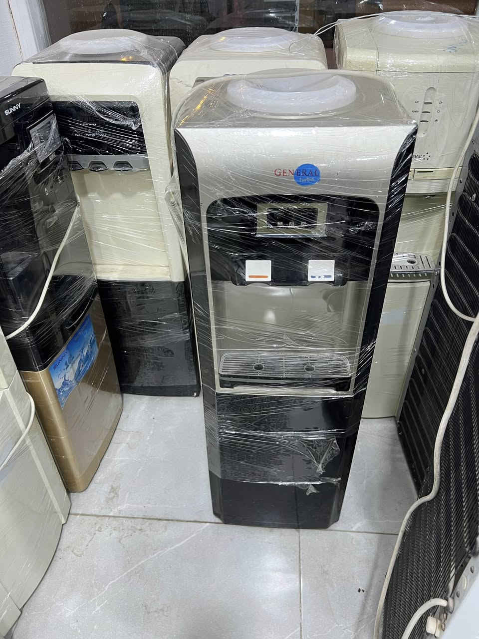 براد ماء بالة اوربية وشمالية انواع مختلفة
العنوان  التحرير مجاور منفذ اسطنبول 🤩

يوجد توصيل ***********

معرض ومزاد البيت 🤩
