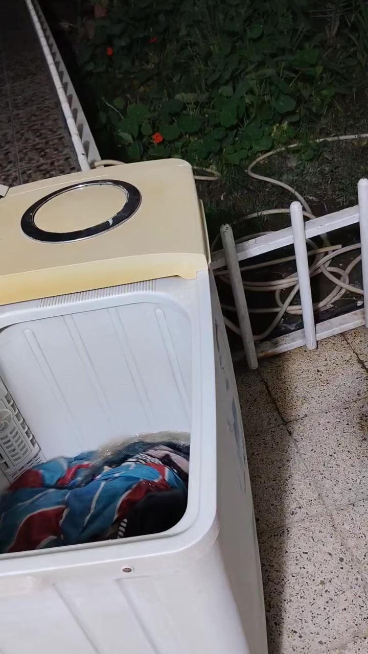 للبيع غساله نوع Malize حجم 15 كيلو أخت الجديده كله شغاله غسل تجفيف تصريف ماء تمام التمام وعلى الفحص وبيه ضمان اي نقص او عطل او ضرر مابيه على وضع الشركه سغره 85 الف في مركز مدينة الحله حي الزهراء قرب جسر الأم موبايل ***********
