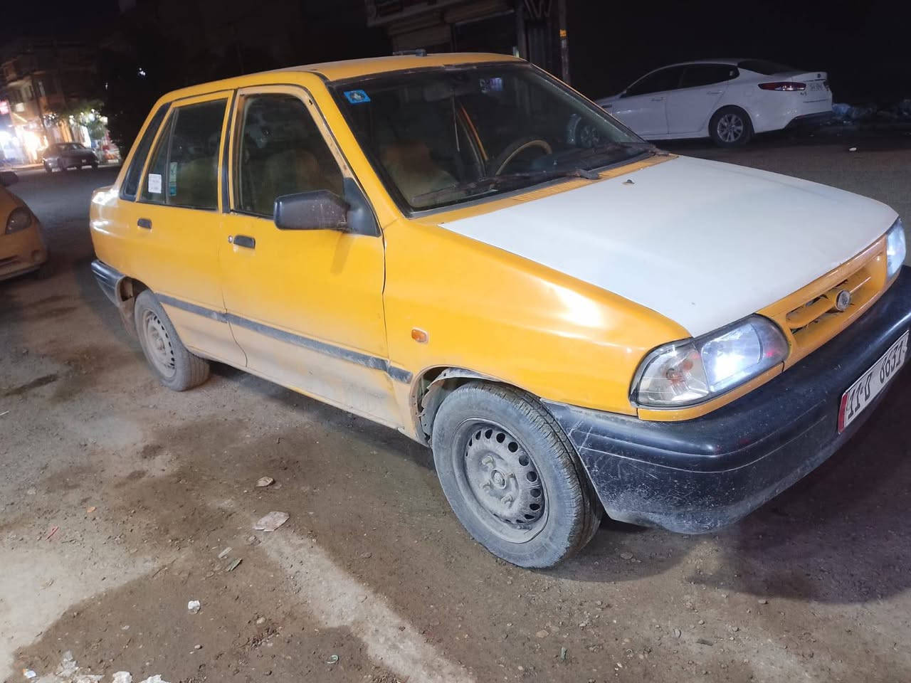 سلام عليكم شباب سايبة مديل 2010 رقم انكليزي تحويل مباشر سيارة شوفت عينك تجي تكلب وتقتنع واني بخدمتك مكان السيارة بغداد الغزالية سعر السيارة 24 وبيهة مجال حك الجية فقط والشراي هذا رقمي  ***********
