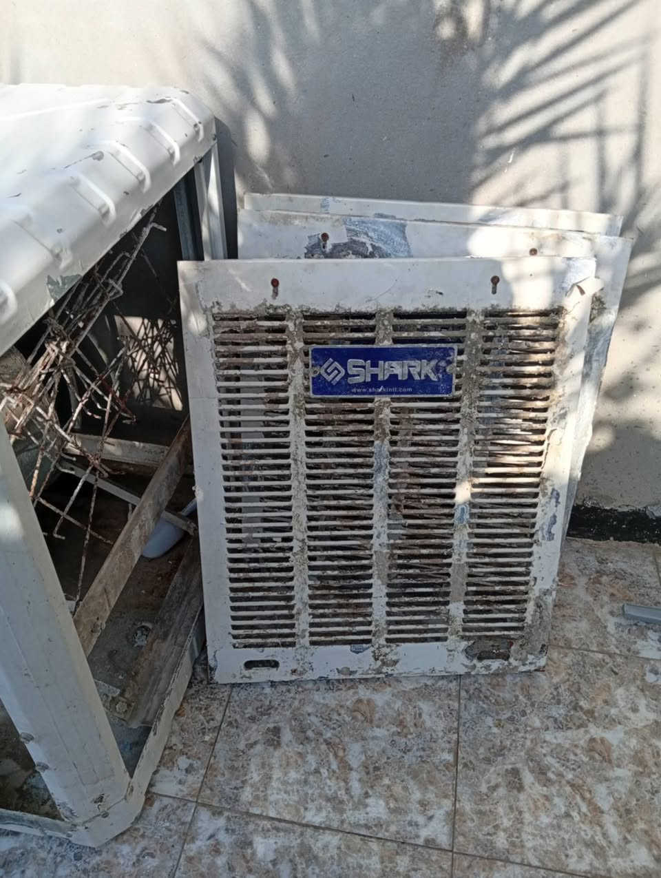 للبيع مستعجل مبرده شغاله شرط ع فحص 
سعرها ب95 الاف.


**إذا كنت صاحب هذا الإعلان وتريد حذفه لأي سبب، رجاءا أرسل رسالة إلى الدعم الفني**