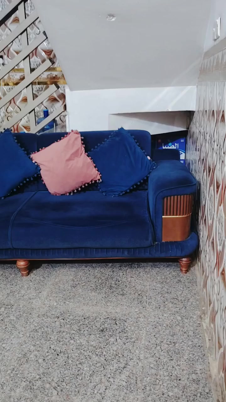 تخم تركي خمس مقاعد نظيف ودرجة اولى مستعمل السعر ٣٠٠ العنوان بغداد مدينه الصدر ***********
