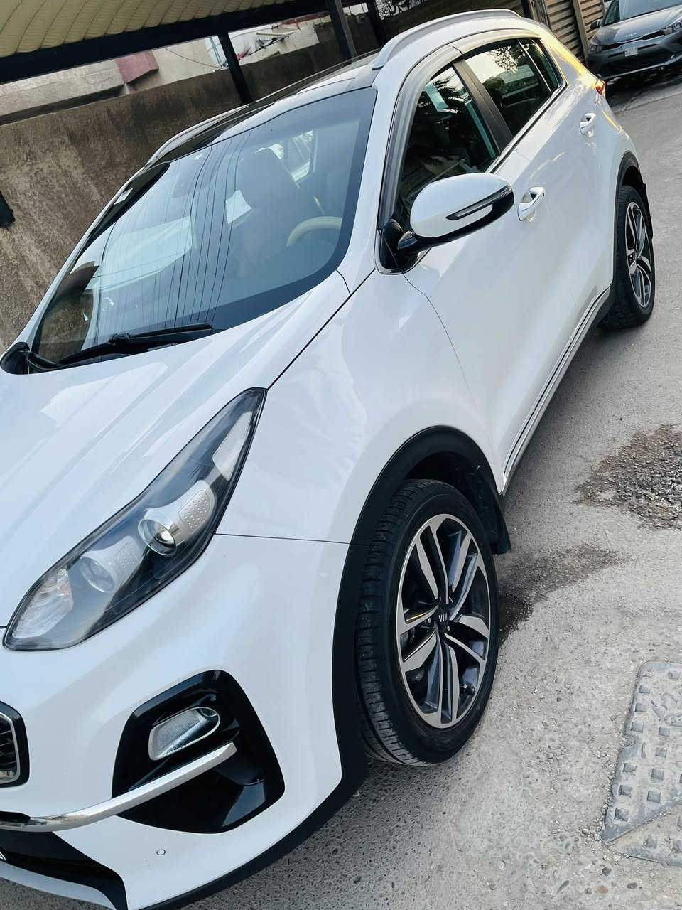 السلام عليكم
سبورتج ٢٠١٩ خليجي فول مواصفات ١/١ 
مواصفات GTLIN فول 
كفاله عامة من الصبغ والبارد 
بصمة 
بنوراما 
جنطة كهرباء 
سايد بريك بصمة
كشنات كهرباء
لايت زنون 
شاشة نفكيشن اصلية 
تبريد شاشه 
وبعد هواي مواصفات 
بيهه ماشيه ٨٥ الف رقم بغداد باسمي 
السعر ٢٠٣ بيها مجال لاتصال ***********
مكاني بغداد حي العامل
