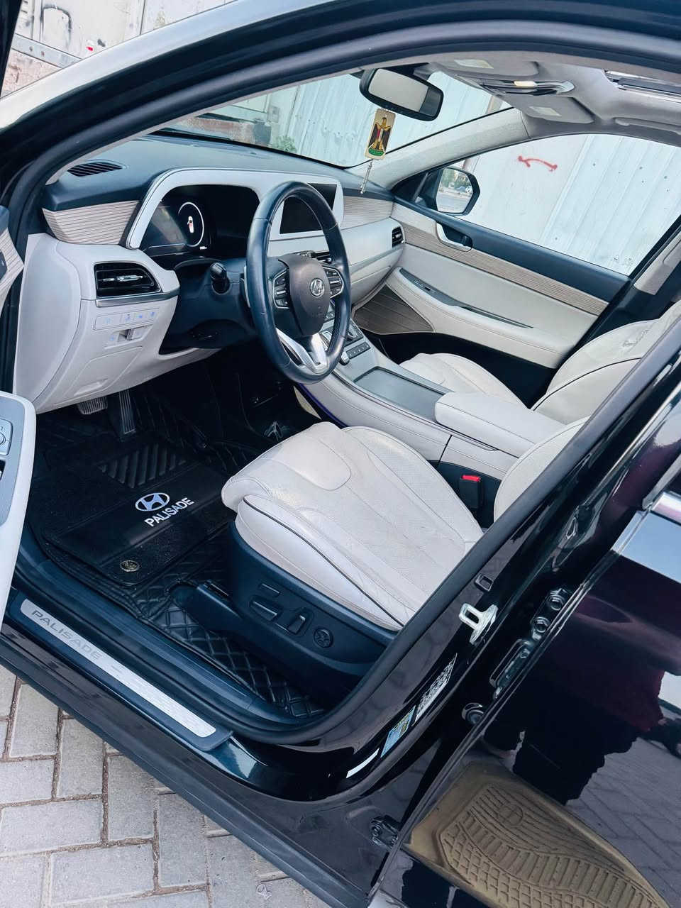 بلسايد 2022 فول 1/1 أعلى فئه بالبلسايد كالكرافي 

المحرك : 3.8L V6

اللون : اسود شذري

المواصفات : فول 

ماشيه 51 كم دفع رباعي

فتحتين سقف 

بصمة تشغيل + بصمة ابواب + تشغيل عن بعد

رادارات اماميه + خلفيه + جانبيه 

حساسات اماميه + خلفيه 360

5 كامرات 360 درجه 

كشنات اماميه خزن ميموري 

كشنات اماميه خلفيه تدفئه + تبريد 

كشنات جلد + جميعها كهرباء+الصف الثالث صعود ونزول كهربائي vip منفصل 

دشبول اضاءة محيطيه متعددة الالوان 

بردات جانبيه 

تبريد مركزي + منفصل التحكم 

تحكم ستيرن + شفتات ستيرن + تدفئه ستيرن 

مري هيتر + تعتيم 

ويل كب 20

صندوق كهرباء شفط + 4وضعيات فتح صندوق

5 وضعيات قياده 

اوتو هولد + نقطه عمياء + اوتو بريك +داتاشو

سايد بريك بصمه + مثبت سرعه + تحديد مسار 

شحن لاسلكي + شاشة كبير + carplay 

تخم تاير جديد باتري جديد متصرف عليها ولا فلس 

وبعد بيها مواصفات حادث بنيد جاملغ

رقم بغداد انگليزي الدولي وهزه كامله باسمي 

 صبغ اربع قطع مكانها بغداد فقط امراوس متواجد خاص 

 

7 راكب تبريد 3 قطع اهوايه مواصفات بيها بغداد, العراق


**إذا كنت صاحب هذا الإعلان وتريد حذفه لأي سبب، رجاءا أرسل رسالة إلى الدعم الفني**
