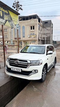 لاندكروز • ٢٠١٩ • ٨ سلندر