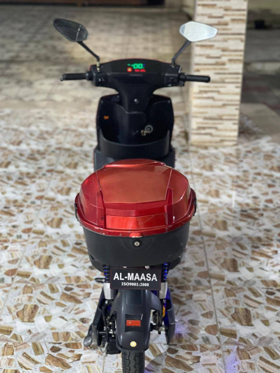 السلام عليكم 
دراجه شحن نوع سايج الماسه 
72V
1000 W
بطاريات شركه الماسه 36A

نضافه فووول كفاله
الدراجه ما ناقصها اي شي كلشي بيها نضام اشاير مرايات 2 لايت زينون اصلي 
حساسات بريك امامي خلفي 
للتواصل عبر رقم الهاتف *********** او خاص
