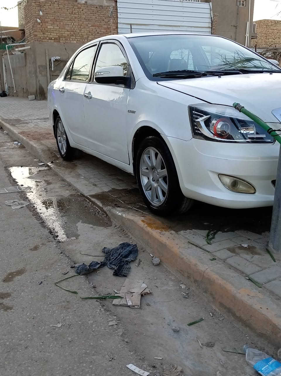 السلام عليكم سياره جيلي موبل للبيع موديل 2013 سنويه لل ٢٧ رقم بغداد انكليزي  سياره بيهه باب العبري مبدل مكينه جديده حداديه زينه كير زين مشتري من المالك الشرعي مالكهه بديوانيه مكاني ديوانيه حي الصدر الرابع قرب مدرست العراق والسعر ب 45 وبيهه مجال وهاذا رقمي ***********
