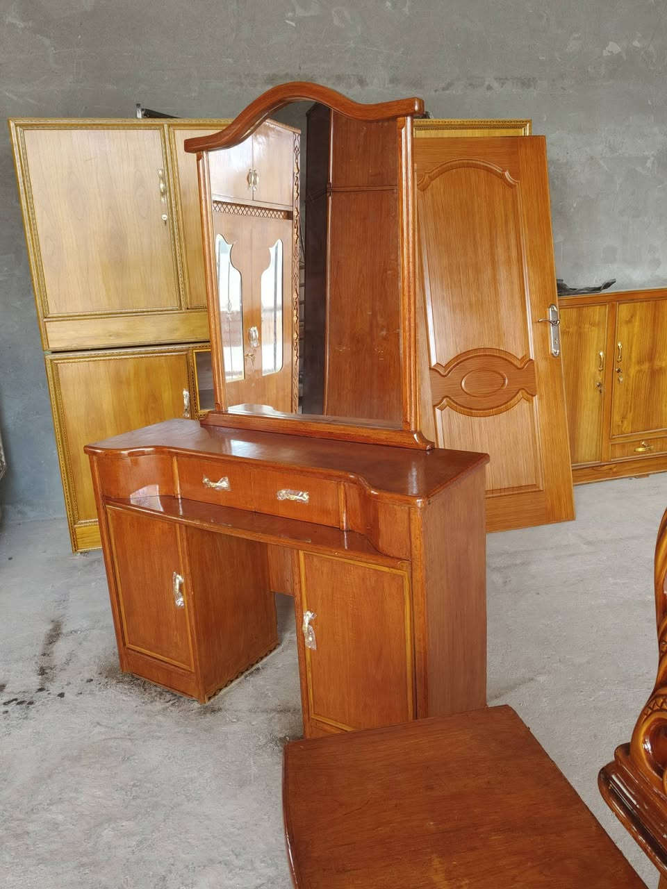 غرفة نوم تسكام ثكيل اخت الجديده السعر 900 اتصال *********** أو واتساب *********** مكاني بابل حله أبو غرق قرب السيطره يوجد توصيل وشد بكروه
