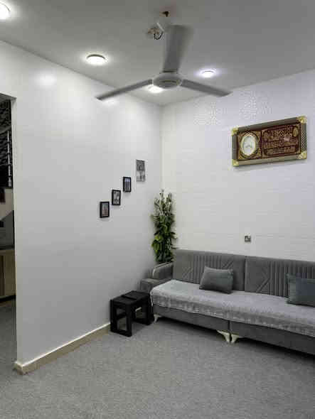 بيت 100مترللبيع طابقين كامل بناء حديث درجه اولى في حي الغدير مقابل مدرسه مطلوب مبادرة تدفع 78كاش وتسدد مبادرة 82 وتغير كفيل ودير البيت باسمك للاتصال ***********
