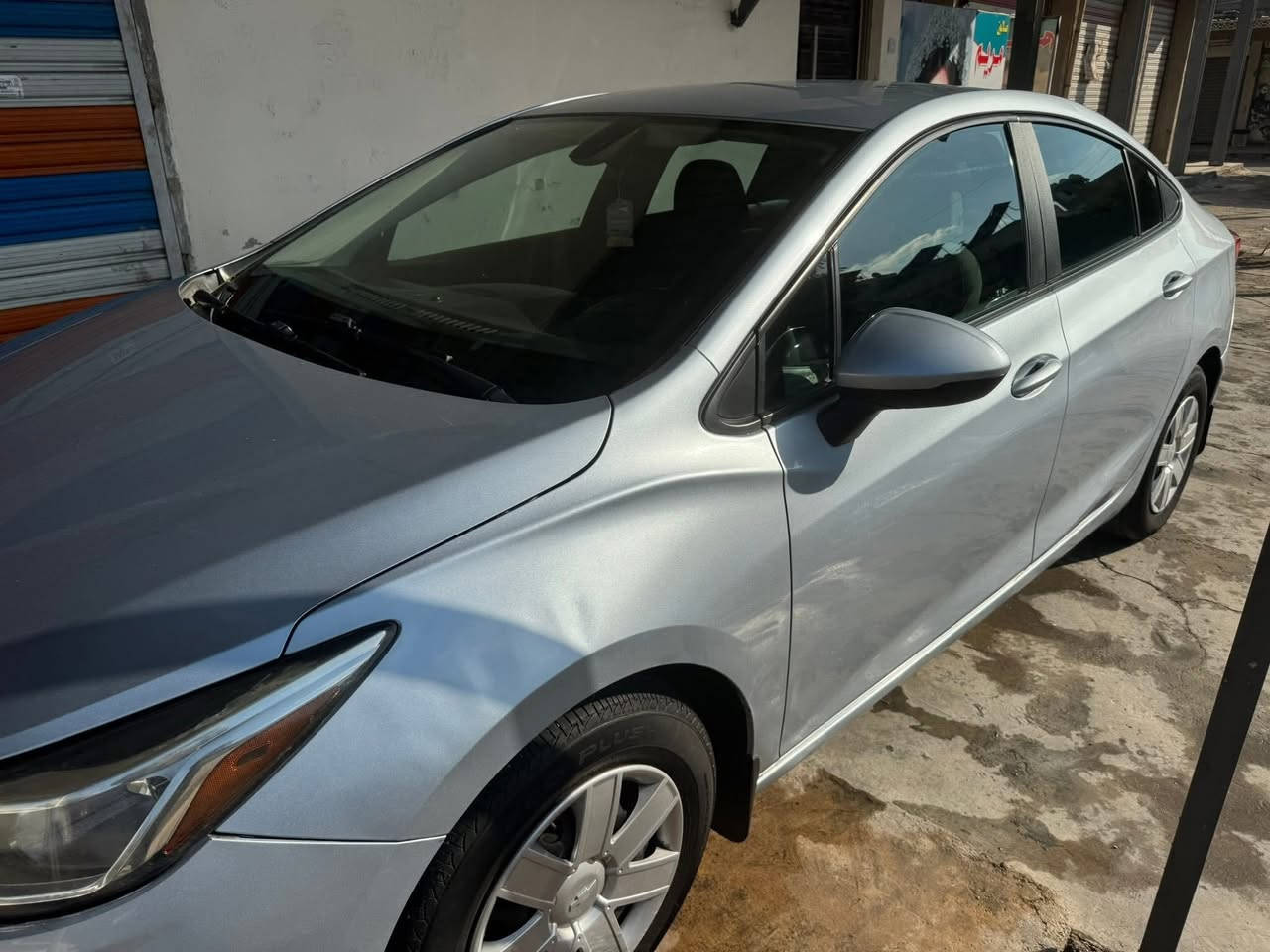 السلام عليكم
شوفر ليت كروز موديل ٢٠١٧ 
سيارة باسمي 
مكاني بغداد 
الرقم ***********
