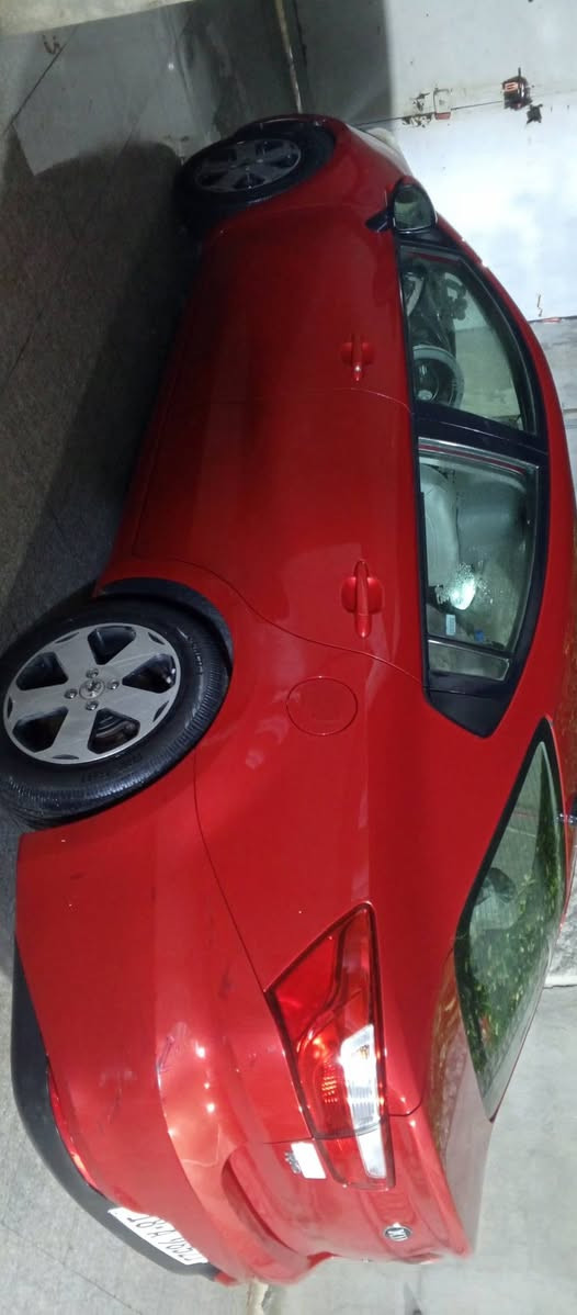 كيا ريو امريكي موديل ٢٠١٧ بدون حادث اللون ماروني فقط دعامية أمامية مبدله مكانه بابل معروضه ١١٠ للاستفسار الاتصال على الرقم ***********
