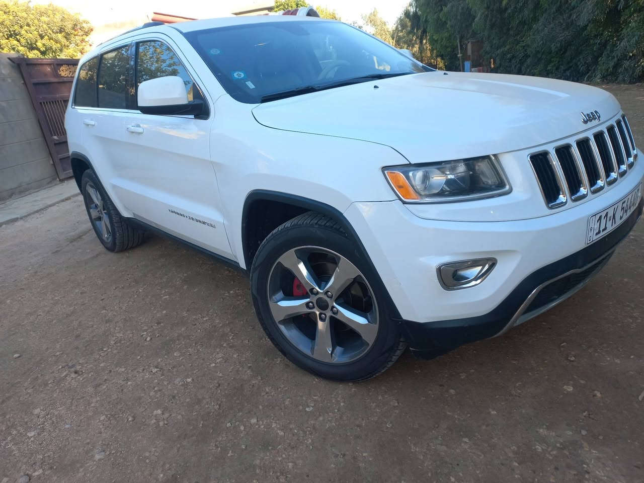 جيب لاريدو 2016 رقم بغداد الحديث وارد امريكي داخل لونين حساس شاشه كامره حساس التفاصيل والسونار مرفق ويه الصور  سعر [217 ]مكان بابل الكفل ***********
