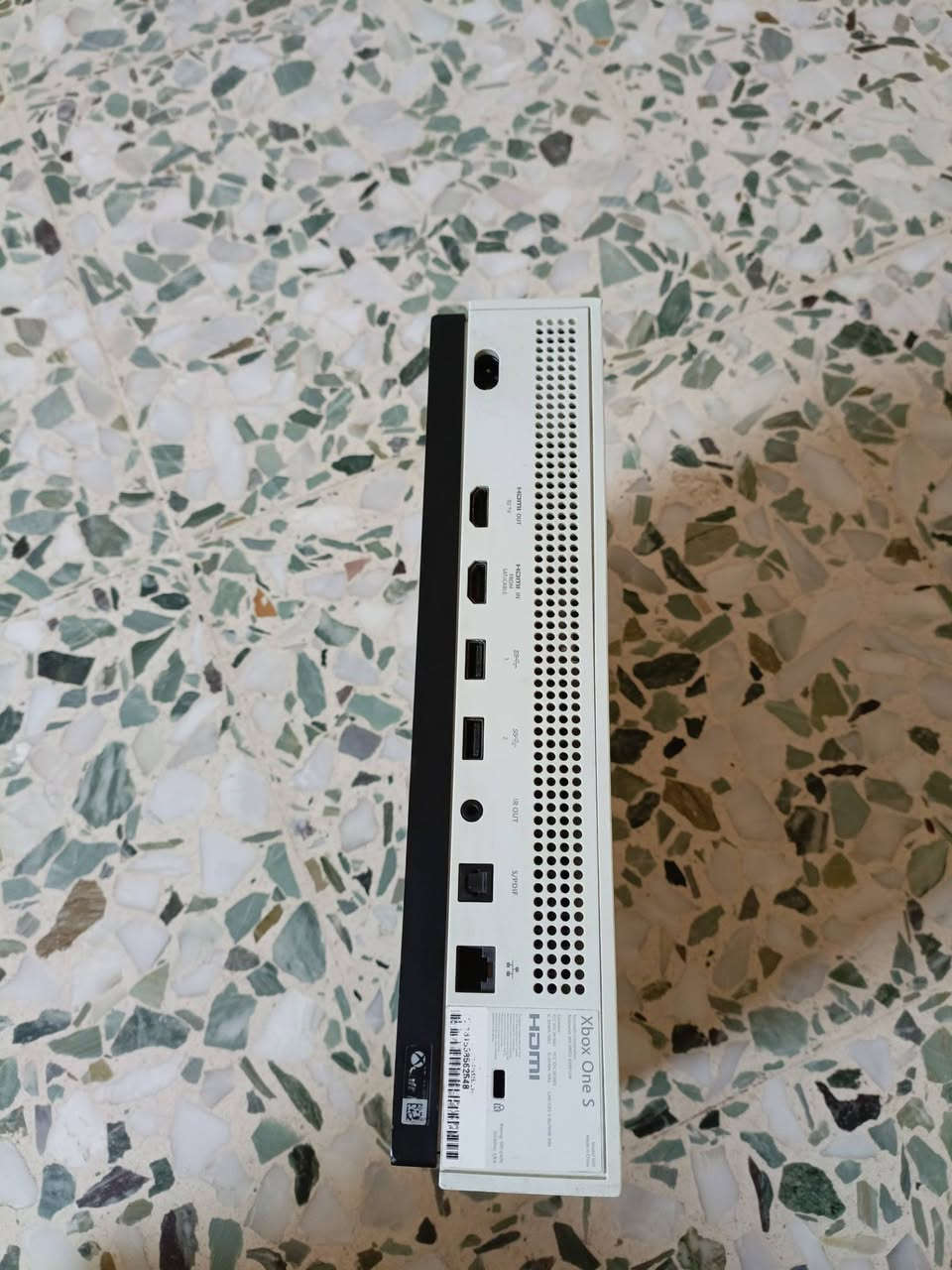 سلام عليكم xbox one s للبيع
يجي وياه كيم باس التمت شهرين مواصفاته معروفه تريد تعرف تفاصيل اكثر  اتصل عل رقم***********  وتحياتي للجميع
