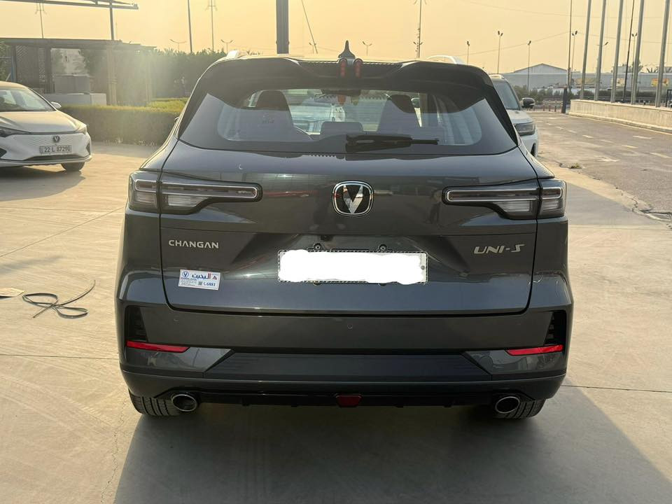 سلام عليكم
سيارة شانجان UNI-S موديل 2025 للبيع 

ماشية سيارة 1100 KM    (زيرو) 
المحرك 4 سلندر تيربو 1500 
185 حصان كير 7 سرعات 

السيارة اقتصادية و بانزين محسن و عادي 
(مواصفات السيارة)

🛑حجم الويل 19 
 🛑لايت led امامي و خلفي 
🛑فتحة سقف بانوراما 
🛑بصمة 
🛑مثبت سرعة 
🛑مرايا كهربائية 
🛑المقاعد جلد 
🛑رادار امامي و خلفي 
🛑360 درجة 
ABS🛑 
🛑مانع انزلاق 
🛑6 ايرباك 
🛑نضام الثبات الاكتروني 
🛑الحفاظ على المسار 
🛑تحذير الاصطدام الأمامي 

السيارة صار 3 أسابيع من اشتريتها السيارة جديدة  

🔴مكفولة كفالة عامة🔴
السعر 
(27 مليون)نقد بدون اقساط 

مكان السيارة بغداد زيونة
للتواصل 
***********
