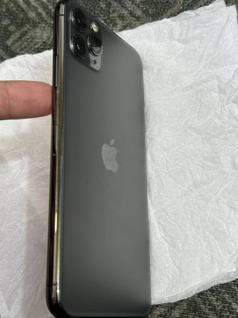 السلام عليكم
11 Pro Max
LL/M
ذاكره 256
بطاريه 81بلادي 
كامرات 
فيس أيدي 
شبكه 
خط كلشي شغال 
فقط مبدل شاشه 
مبدل شاشه 
عارضه 250بي مجال 
نوع الشاشه مو مو اصليه 
مكاني بل نجف 
رقمي***********
